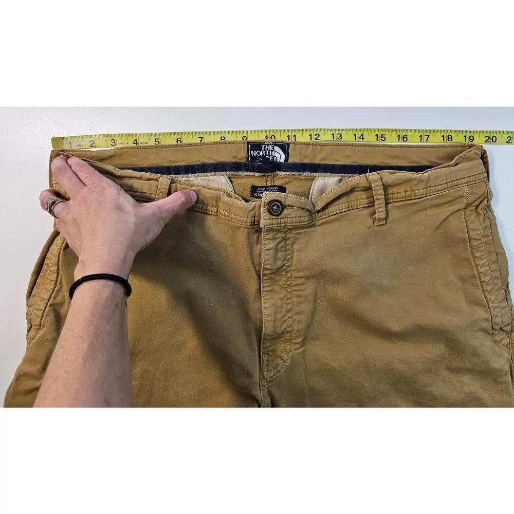 The North Face size 40 khaki shorts chino flat front casual everyday 90s preppy_